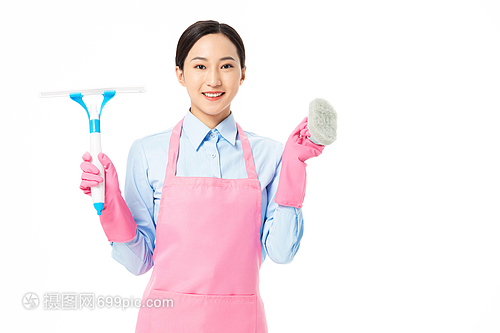 家政服务中的女性清洁玻璃 专业与敬业的形象重塑